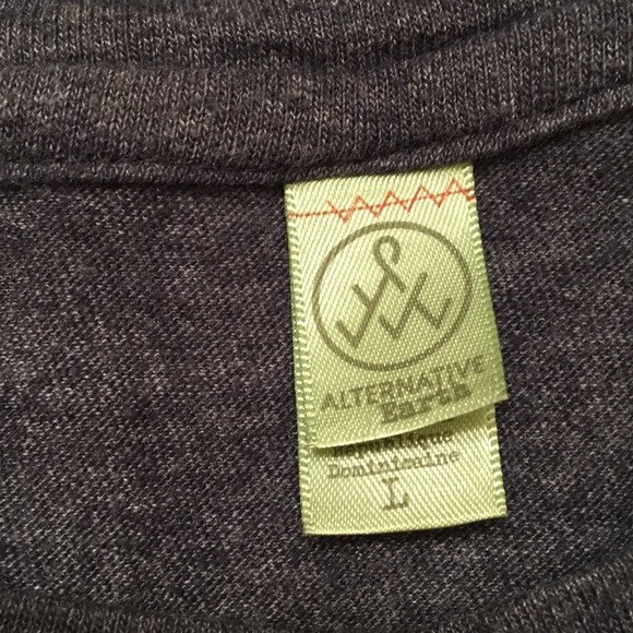 Long sleeve T-shirt Size Large - Picture 2 of 2